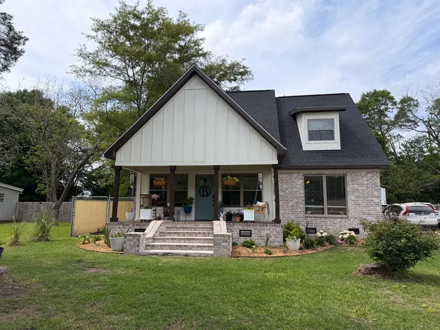 616 Cleveland Street, Headland, AL 36345 - #3