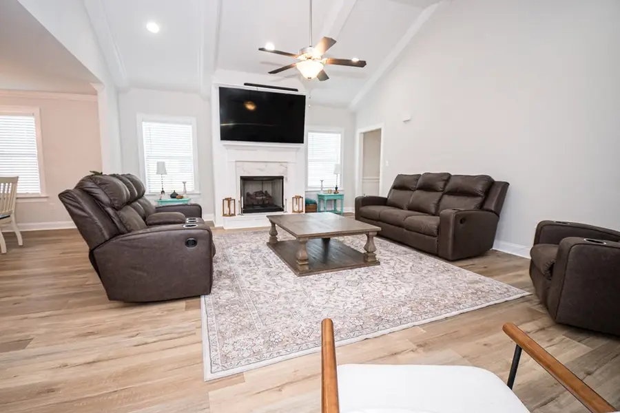 104 Creekridge St, Headland, AL 36345 - #3