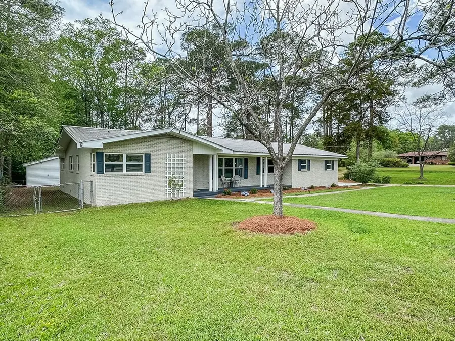 305 N Hillcrest Street, Geneva, AL 36340 - #2