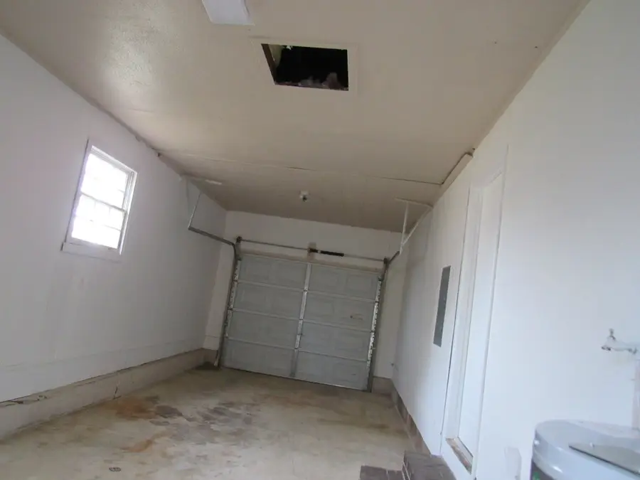 902 Deborah St, Dothan, AL 36301 - #2