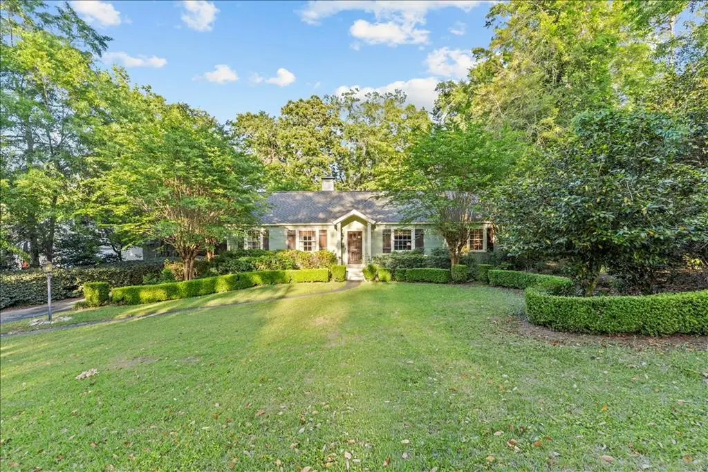 302 N Iroquois Avenue, Dothan, AL 36303 - #1