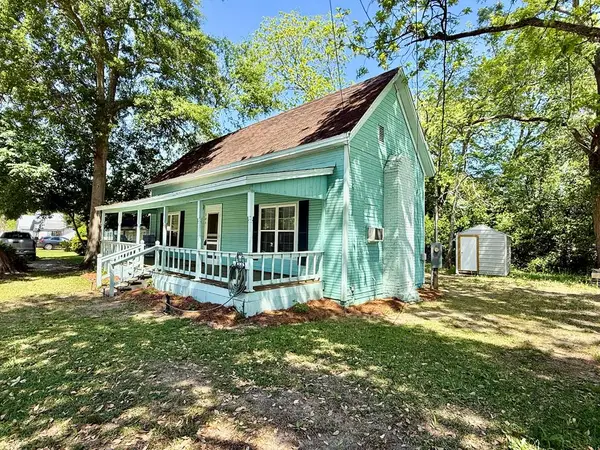 204 W Line Street, Hartford, AL 36344