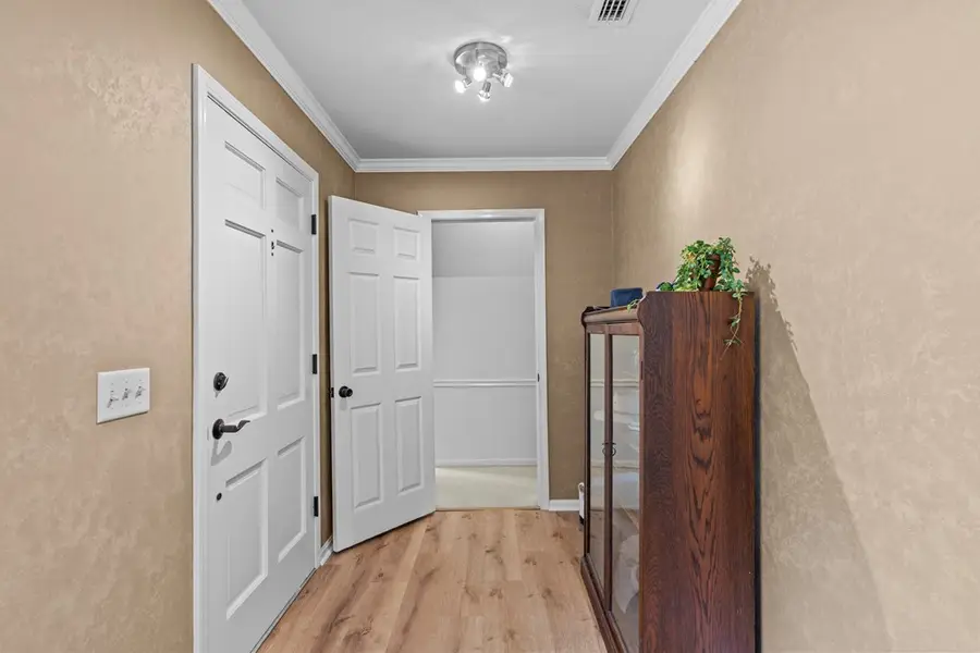 1317 Cambridge Rd, Dothan, AL 36305 - #3