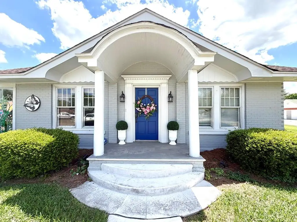 207 W Main Street, Hartford, AL 36344 - #1