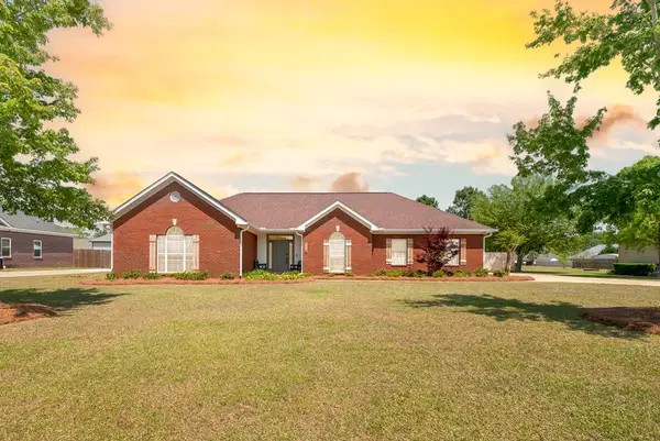 118 Huntington Dr, Headland, AL 36345