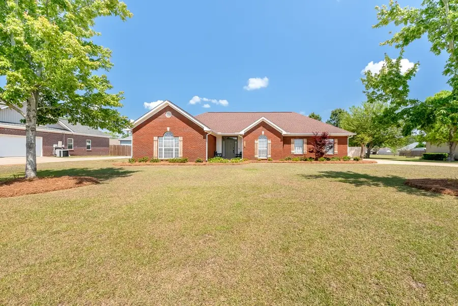 118 Huntington Dr, Headland, AL 36345 - #2
