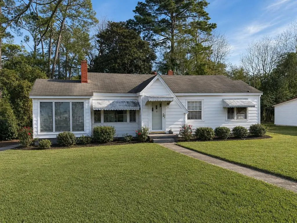 411 Madison Ave, Dothan, AL 36301 - #1