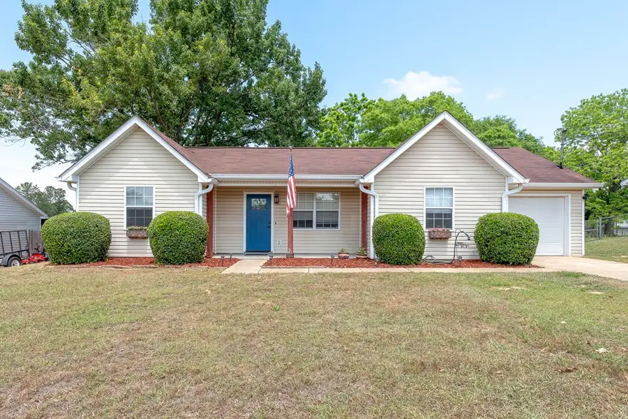 208 Petunia Dr, Taylor, AL 36301 - #2