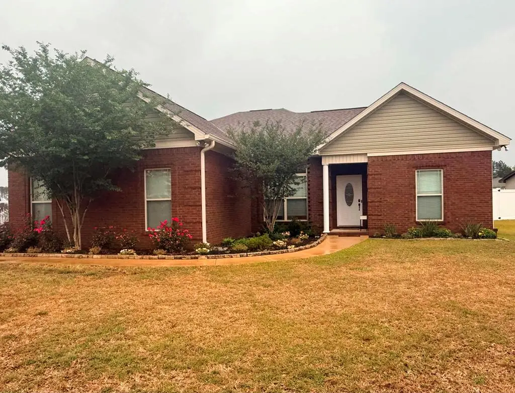 304 Chase Ridge Dr, Dothan, AL 36301 - #1