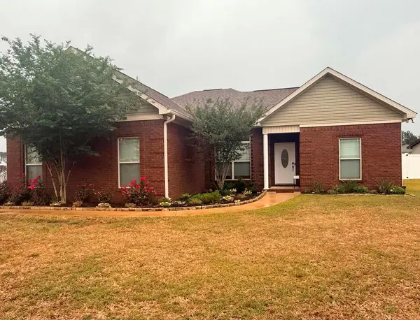 304 Chase Ridge Dr, Dothan, AL 36301