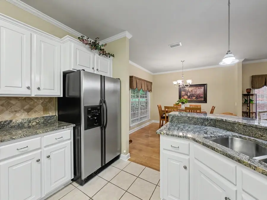 602 SW Frankfort Dr., Dothan, AL 36305 - #3