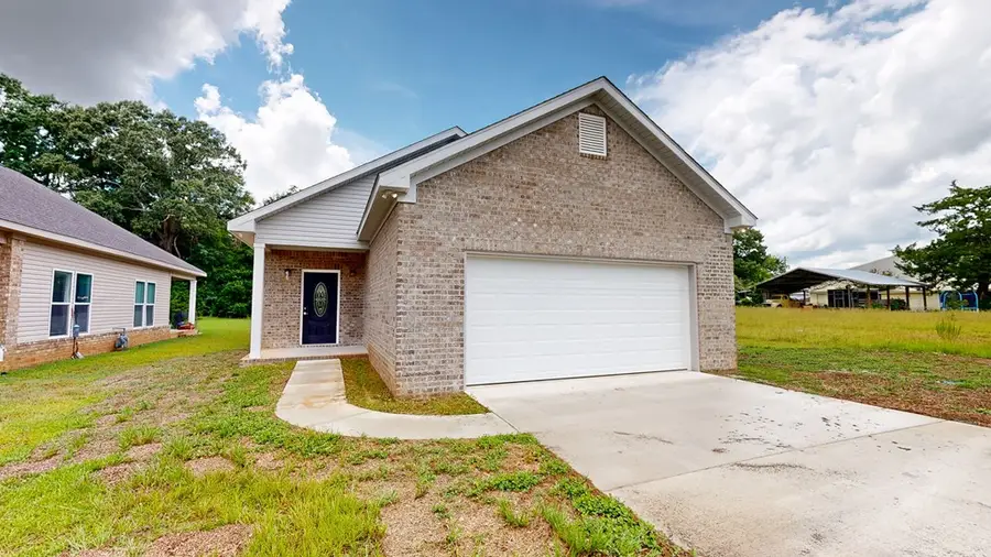 40 Central Street, Dothan, AL 36303 - #2