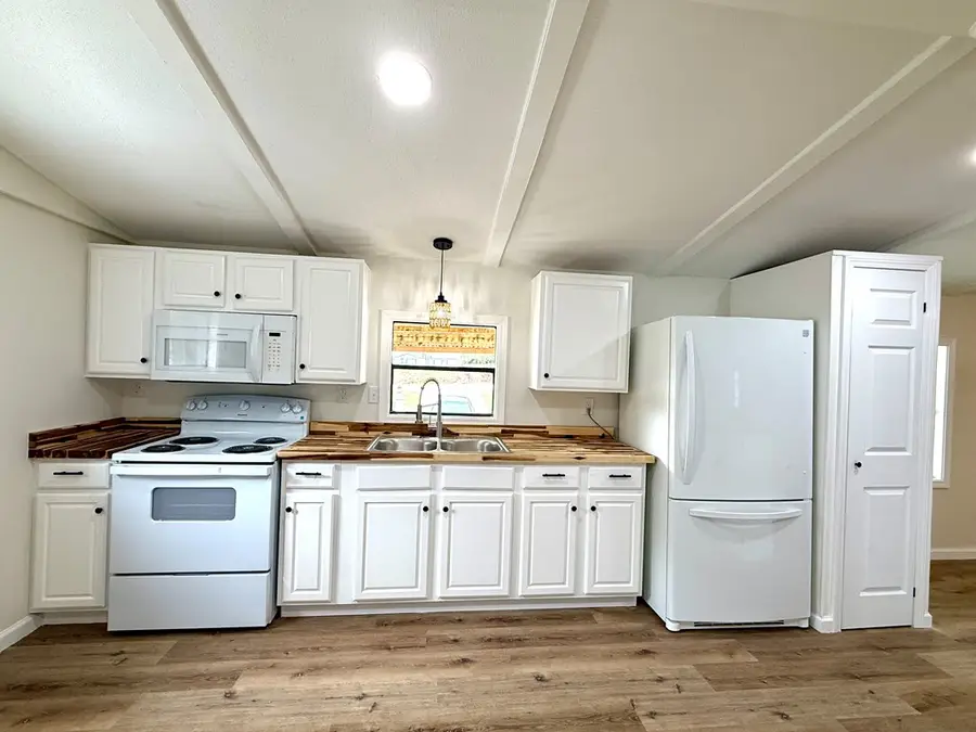 869 County Road 45, Headland, AL 36345 - #3