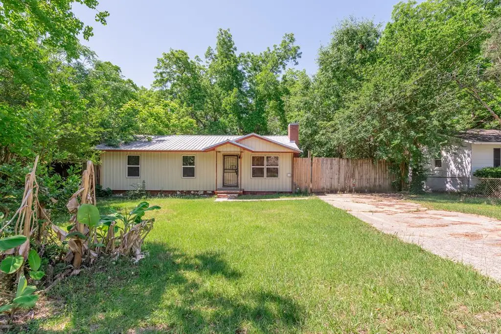 1210 Bruce St, Dothan, AL 36301 - #1