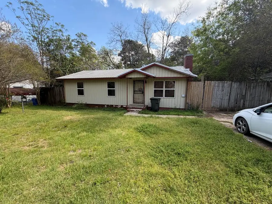 1210 Bruce St, Dothan, AL 36301 - #2