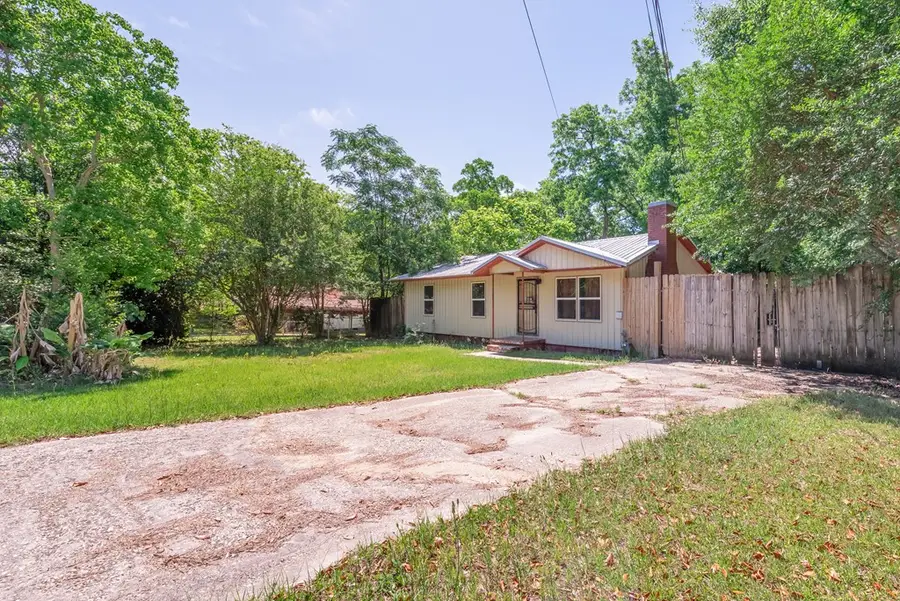 1210 Bruce St, Dothan, AL 36301 - #3