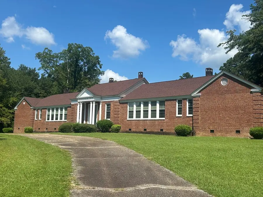 9 Schoolhouse Rd, Cottonton Seale, AL 36871 - #2