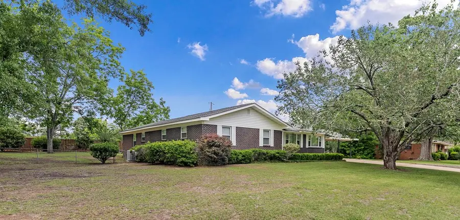 208 Deerfield Drive, Enterprise, AL 36330 - #2
