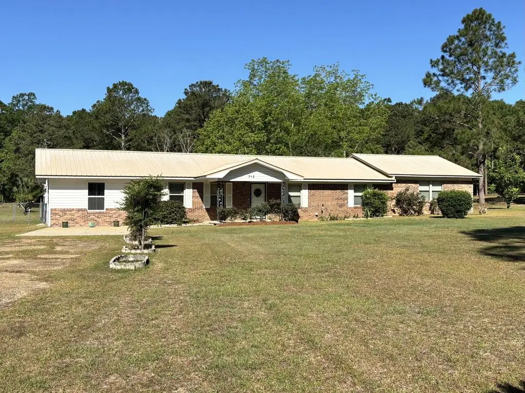 712 S Broad, Cowarts, AL 36321 - #1