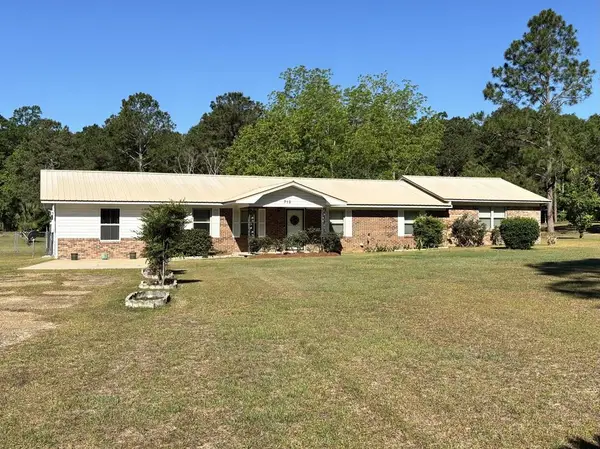 712 S Broad, Cowarts, AL 36321