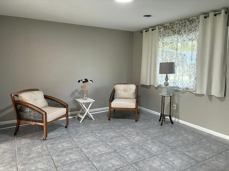 221 Plaza Drive, Daleville, AL 36322 - #3