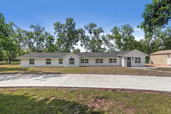1023 Hinton Waters Ave., Midland City, AL 36350