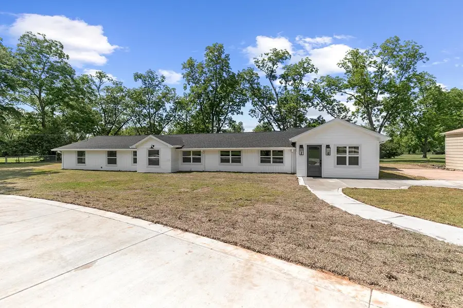 1023 Hinton Waters Ave., Midland City, AL 36350 - #3