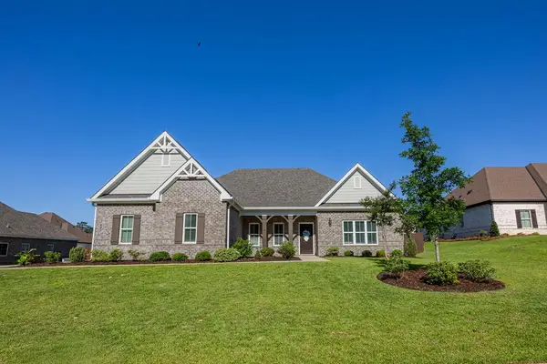 616 Charleston Mills Dr, Midland City, AL 36350