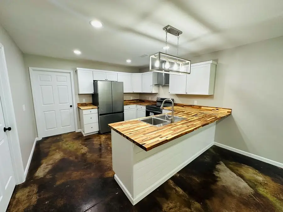 848 South Holland St, Slocomb, AL 36375 - #3