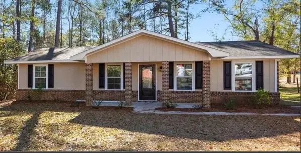 142 Emerald St, Ozark, AL 36360