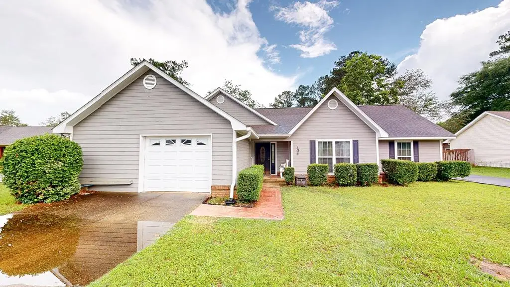 104 E Roxbury Road, Dothan, AL 36305 - #1