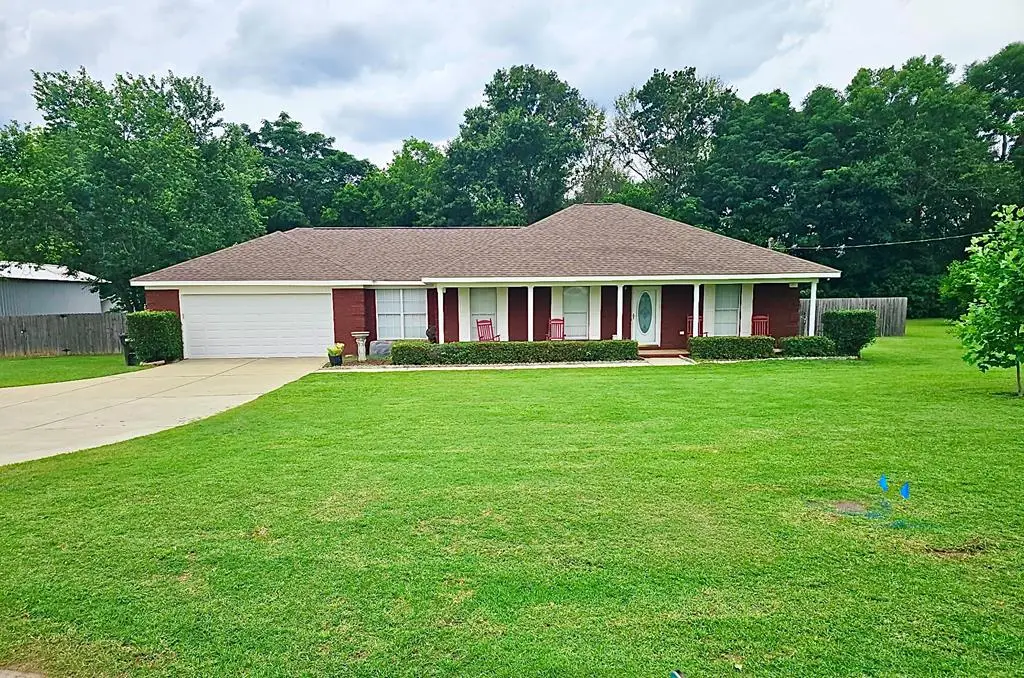 904 W King Street, Headland, AL 36345 - #1