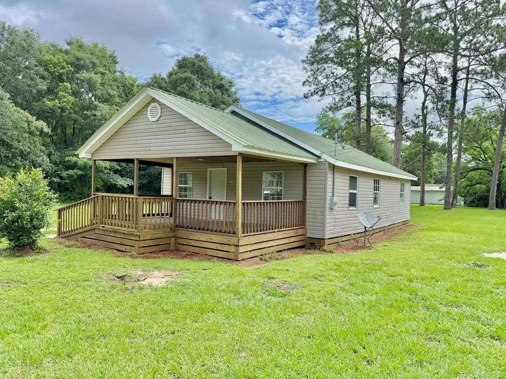 200 N Pleasant Street, Geneva, AL 36340 - #1