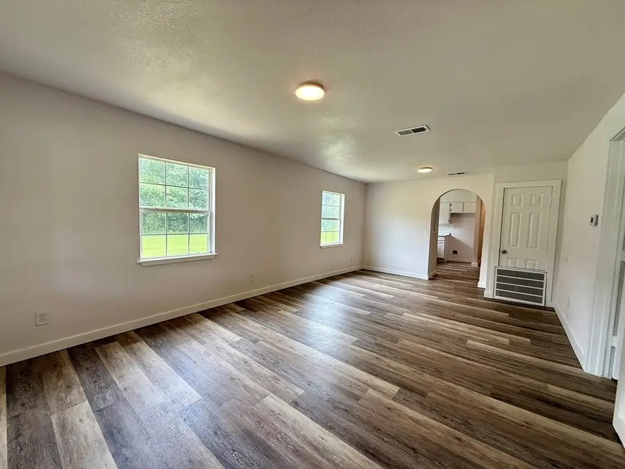 200 N Pleasant Street, Geneva, AL 36340 - #2