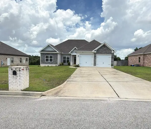 202 Cabrio Way, Headland, AL 36345