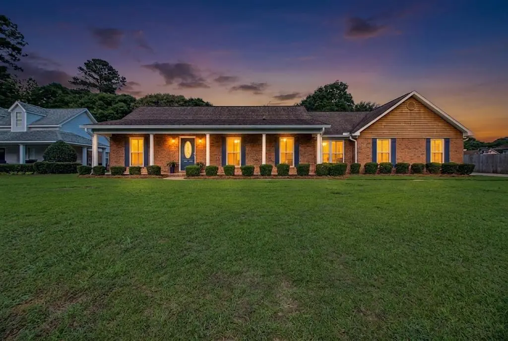 104 Trenton Ct, Dothan, AL 36305 - #1