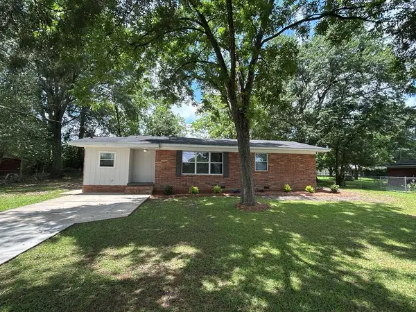 106 Tv Rd, Dothan, AL 36301