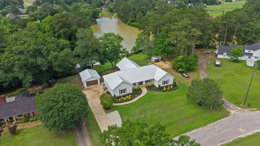 106 Lakeview Lane, Headland, AL 36345 - #2