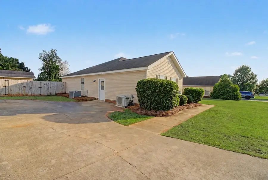 187 Sandstone Drive, Dothan, AL 36303 - #3