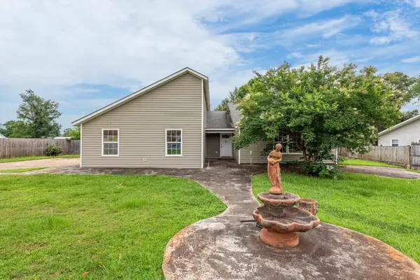 106 E Pondella Dr, Enterprise, AL 36330