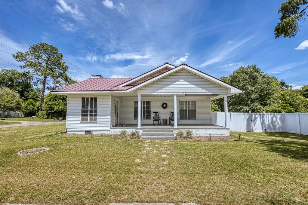 101 S Johnson St, Samson, AL 36477 - #1