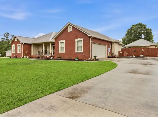207 Glen Oaks Drive, Dothan, AL 36301 - #3