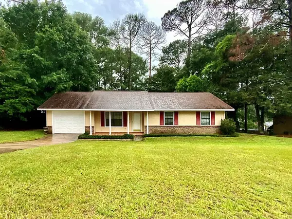 106 Pinecrest Loop, Enterprise, AL 36330