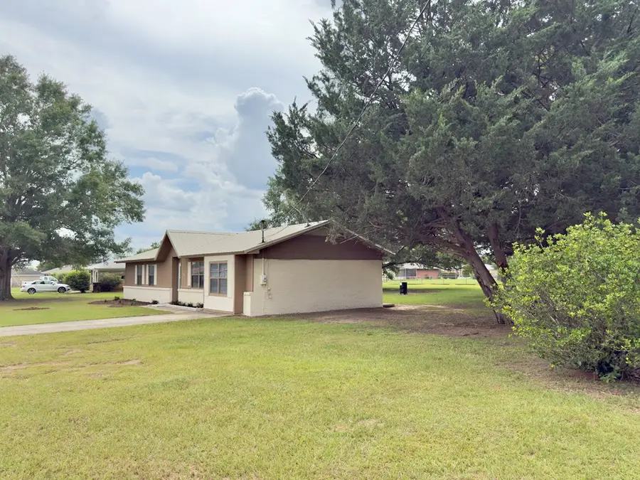109 Victoria Dr, Headland, AL 36345 - #3