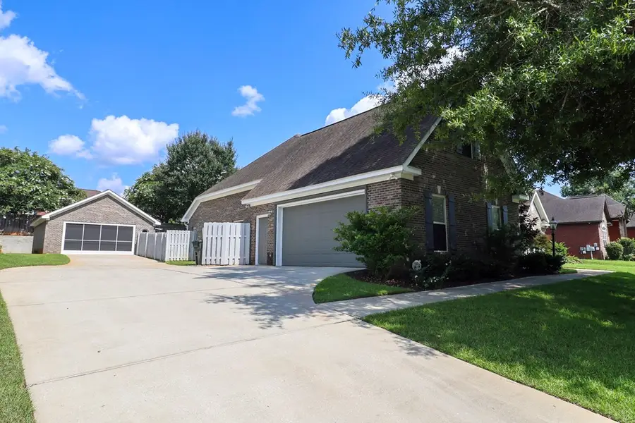 643 Westbrook Rd, Dothan, AL 36303 - #2
