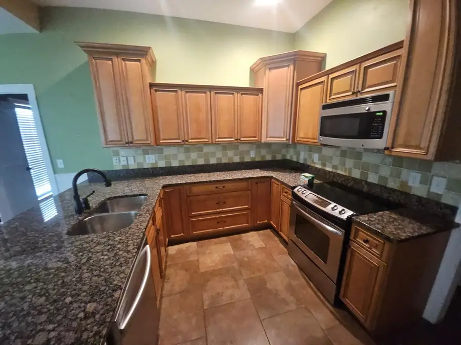 302 Hidden Creek Cir Unit 3, Dothan, AL 36301 - #3