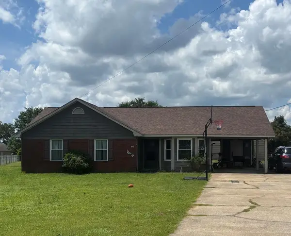 8 Blackberry Ct, Fort Mitchell, AL 36856