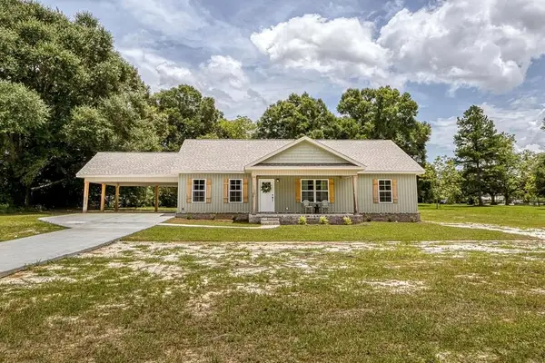 1007 W Deere St, Geneva, AL 36340