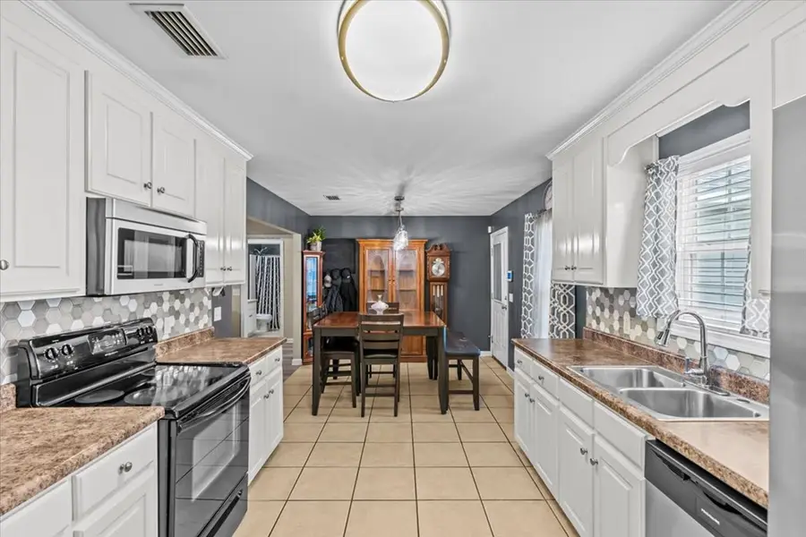 82 E Miller Road, Cowarts, AL 36321 - #3