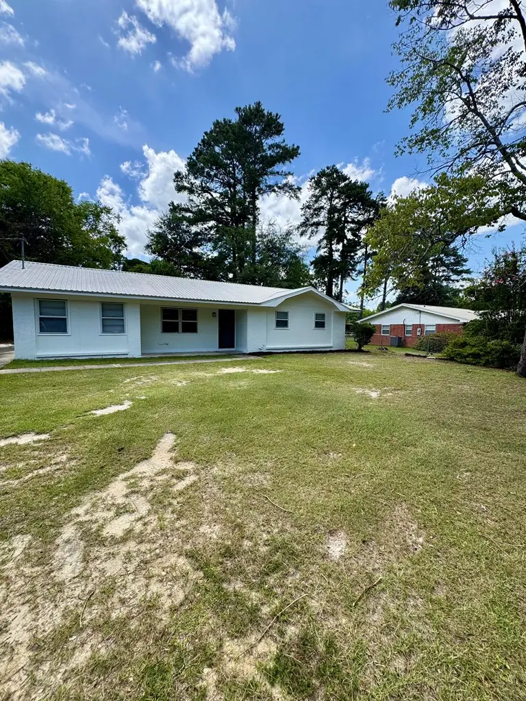 104 Fairlane Drive, Eufaula, AL 36027 - #2